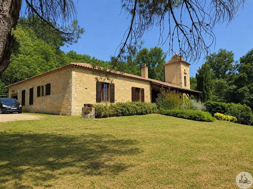 Maison 144 m² · à Biron · 144 m² · 360 000 €