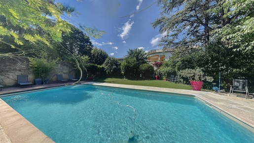 Maison 12 pièces 250 m² · à Avignon · 250 m² · 1 149 000 €