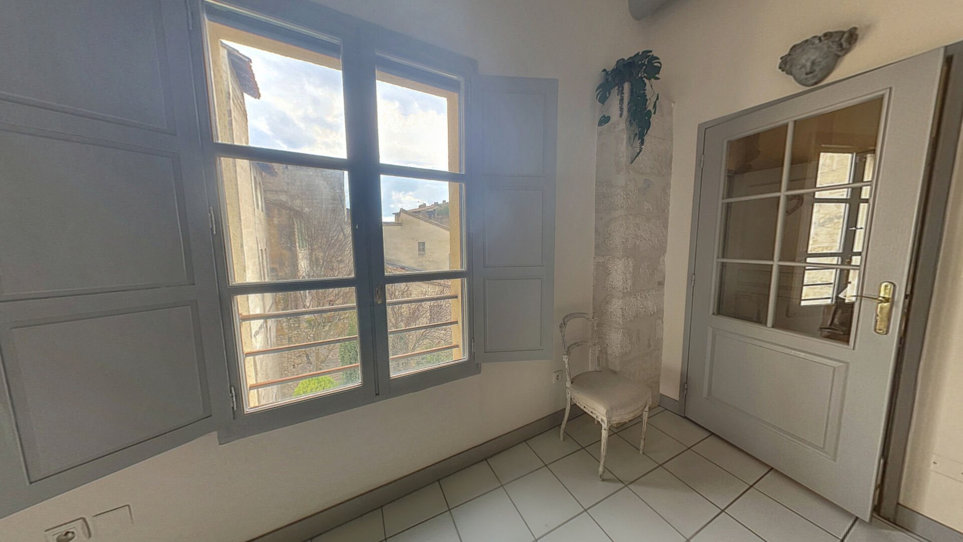 Three-room Apartment Intra Muros Teinturiers - View 6