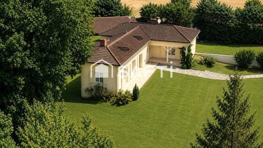 Maison 6 pièces 133 m² · à Montayral · 133 m² · 148 400 €