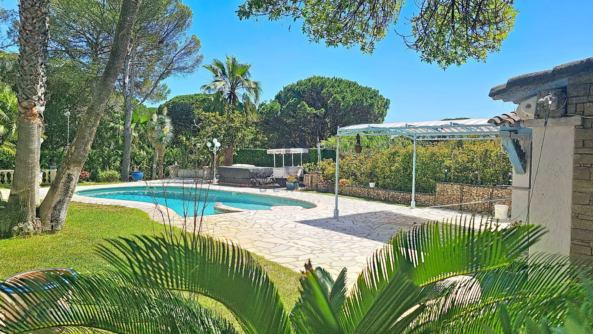 Maison à vendre, 217m², Fréjus
