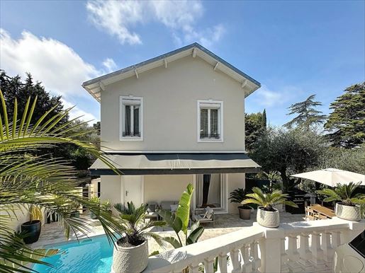 Maison 200 m² · à Le Cannet · 200 m² · 1 590 000 €