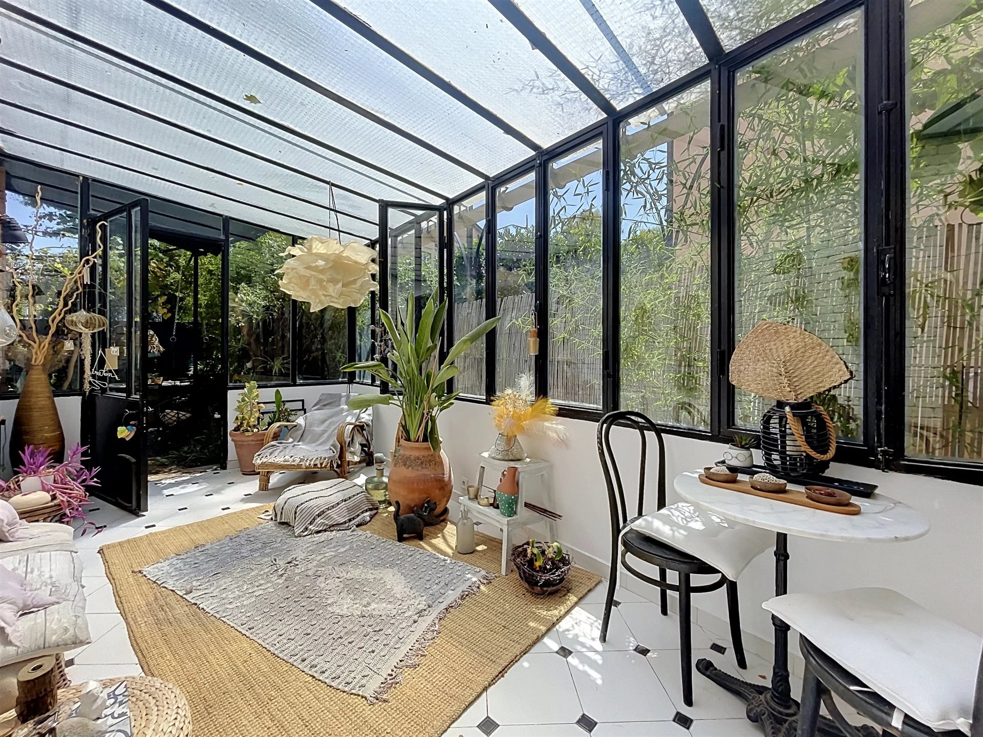 Atypical 4 bedrooms apartment with Garden - View 5