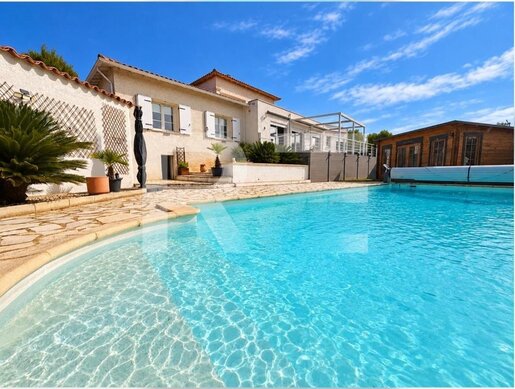 Maison 7 pièces 220 m² · à Lédenon · 220 m² · 685 000 €