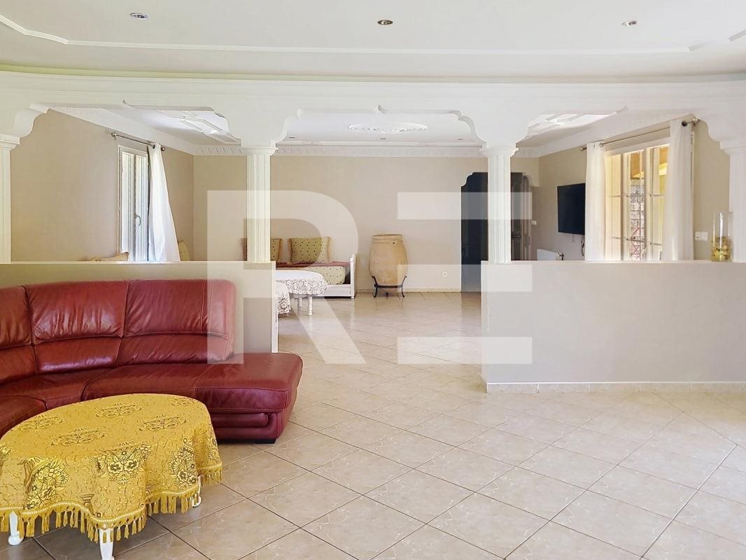 Maison à vendre, 183m², Saint-Geniès-de-Malgoirès