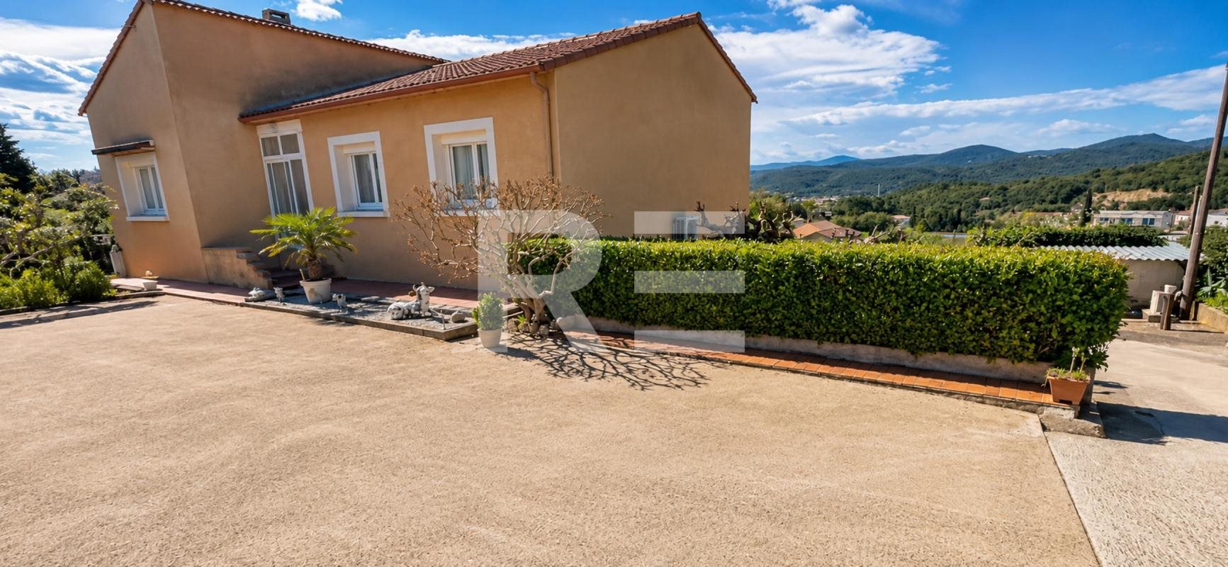 Maison à vendre, 137m², Saint-Julien-les-Rosiers
