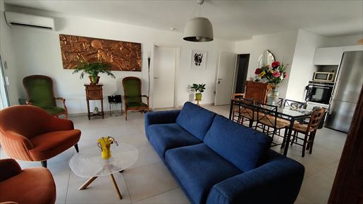 Appartement 4 pièces 97 m² · à Nîmes · 97 m² · 524 000 €