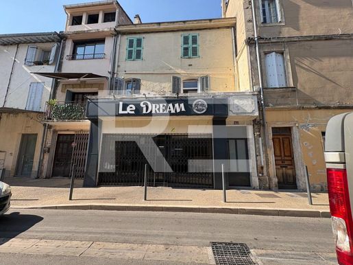 Immeuble 290 m² · à Beaucaire · 290 m² · 317 000 €