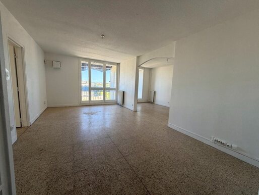 Appartement 4 pièces 89 m² · à Nîmes · 89 m² · 35 000 €