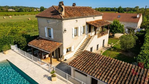 Maison 11 pièces 215 m² · à Parnac · 215 m² · 357 000 €
