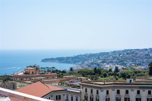Apartamento à venda em Nápoles, Vomero