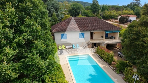 Maison Tour De Faure 140m², 6 værelser, 4 soveværelser.