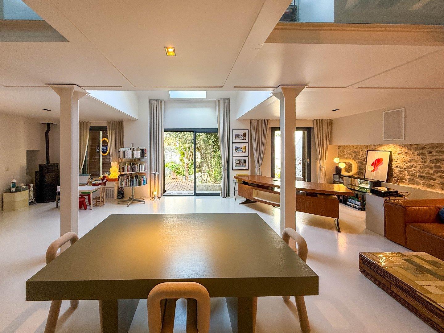 Very pretty 176 m² town house renovated with high-end finishes on a private 280 m² plot - Vue 3