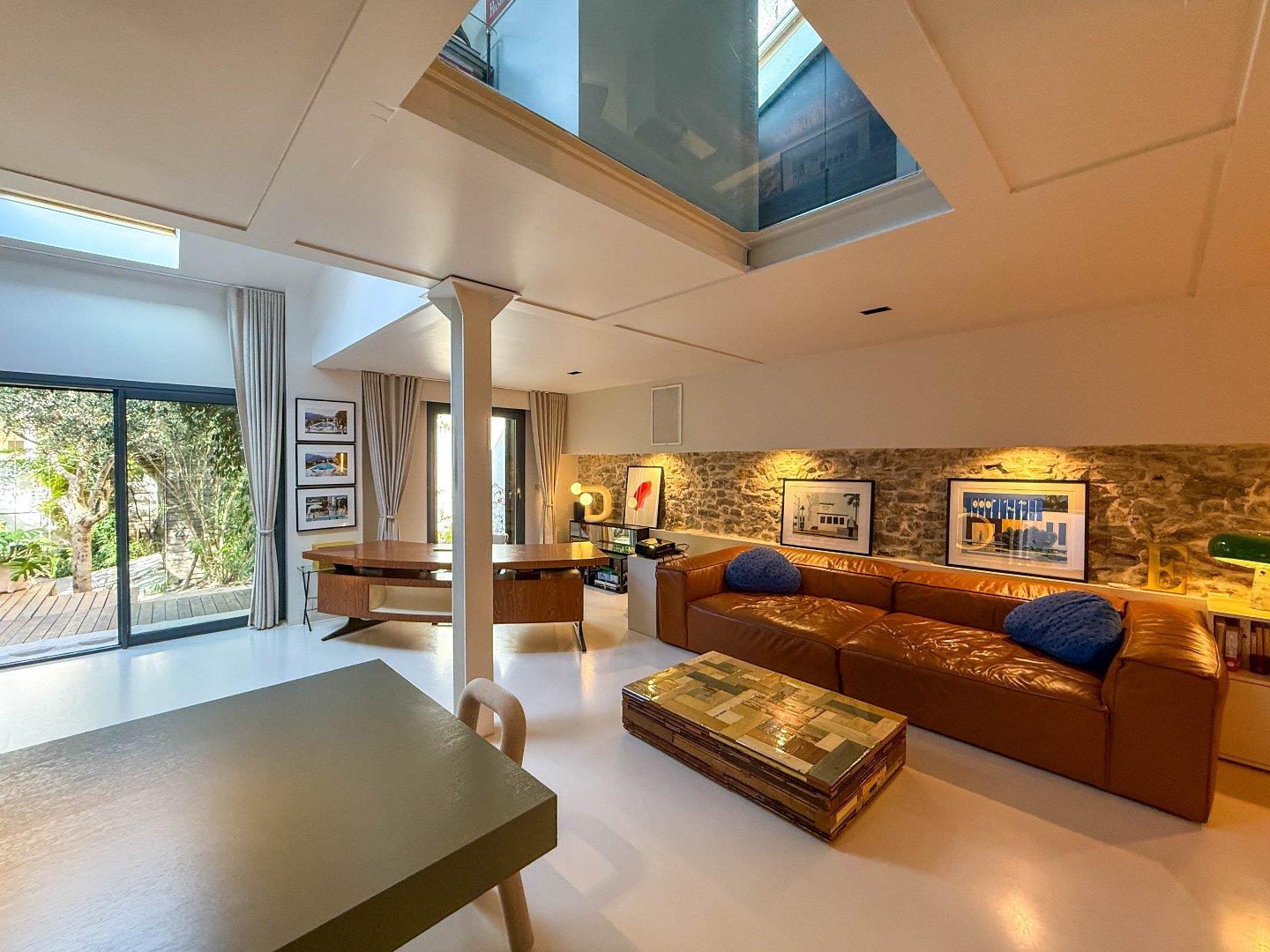 Very pretty 176 m² town house renovated with high-end finishes on a private 280 m² plot - Vue 5