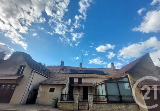 Maison 6 pièces 178 m² · à Lucy-sur-Yonne · 178 m² · 125 000 €