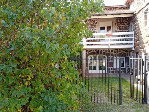 Maison 6 pièces 148 m² · au Bouchet-Saint-Nicolas · 148 m² · 158 000 €