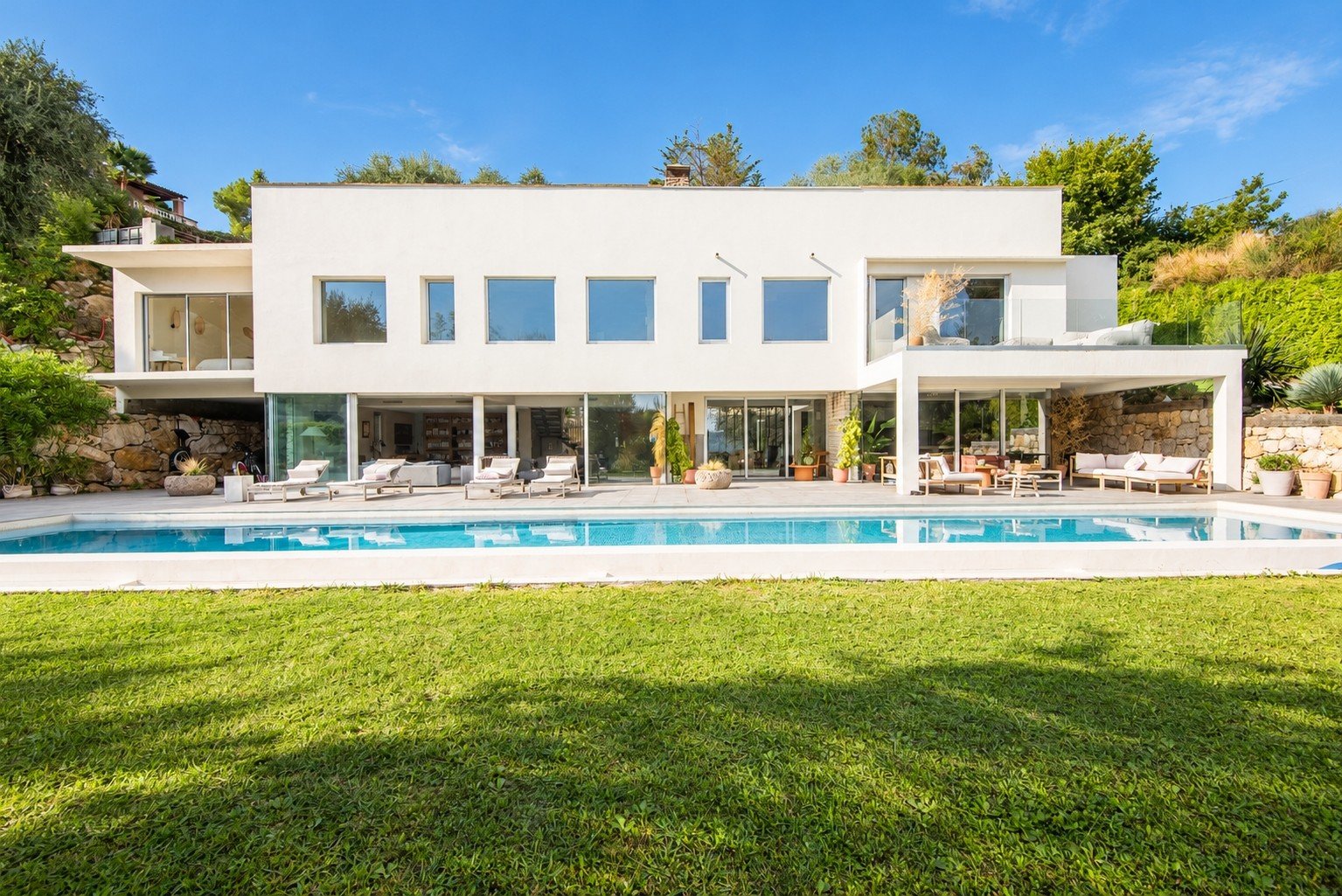 Purchase: House (06100)