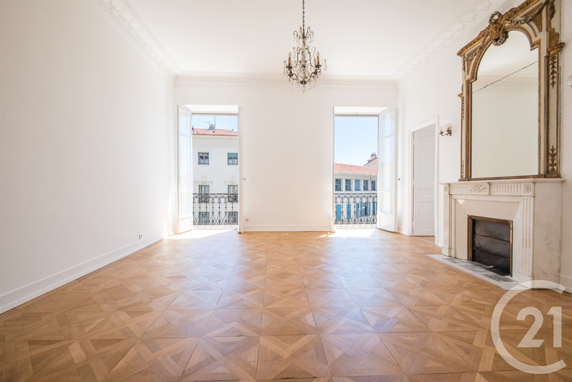 Purchase: Apartment (06000) - View 2