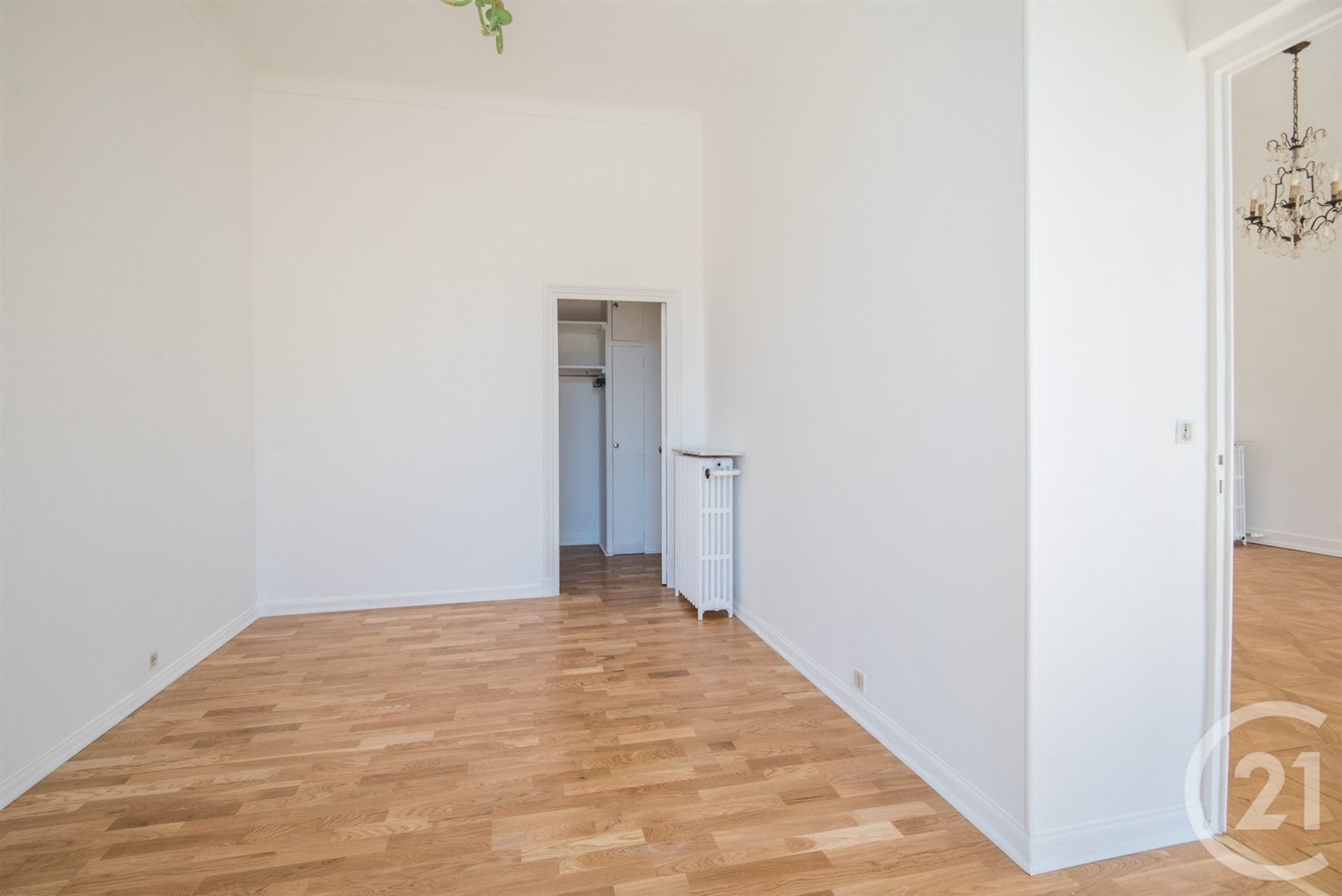 Purchase: Apartment (06000) - View 6