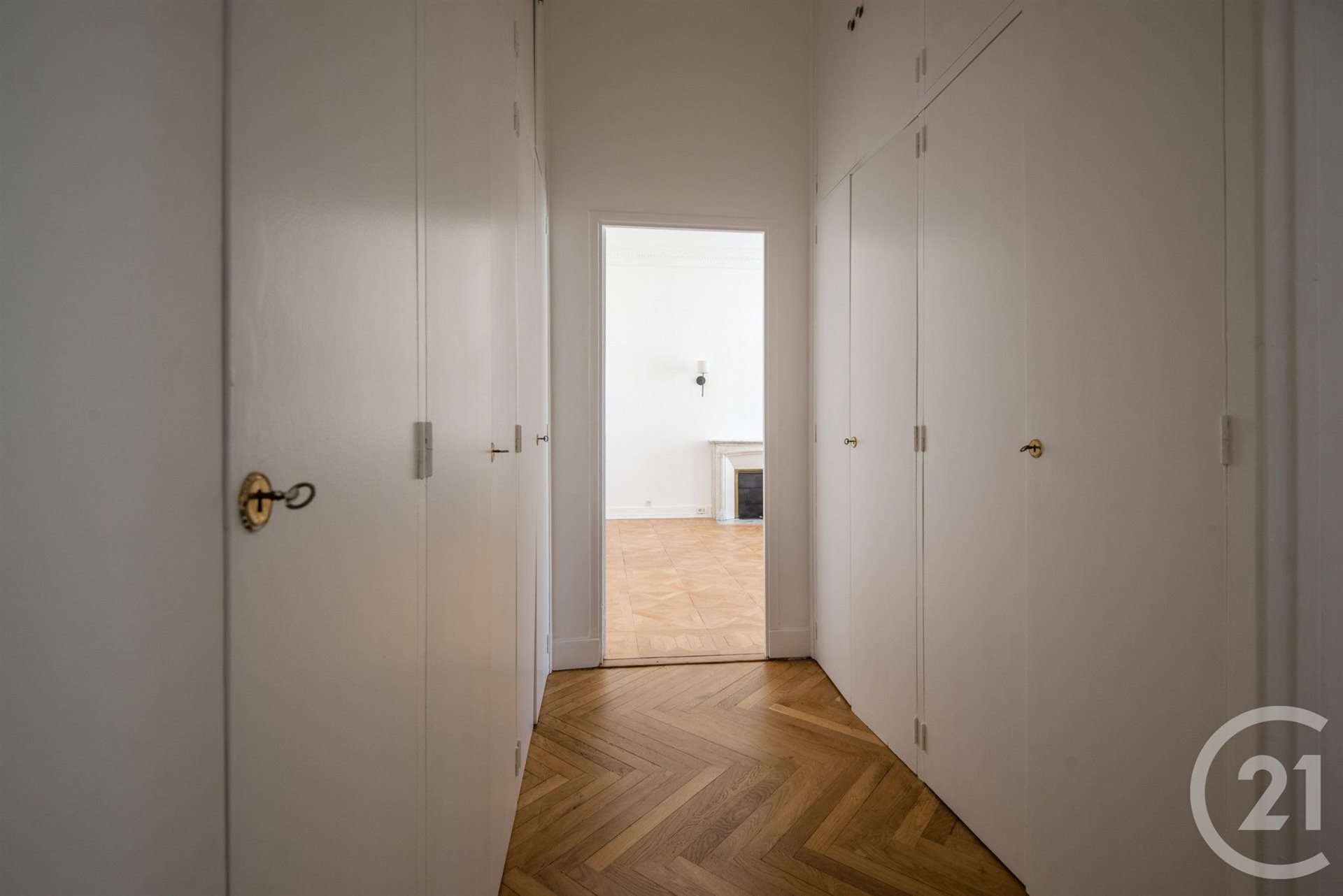 Purchase: Apartment (06000) - More