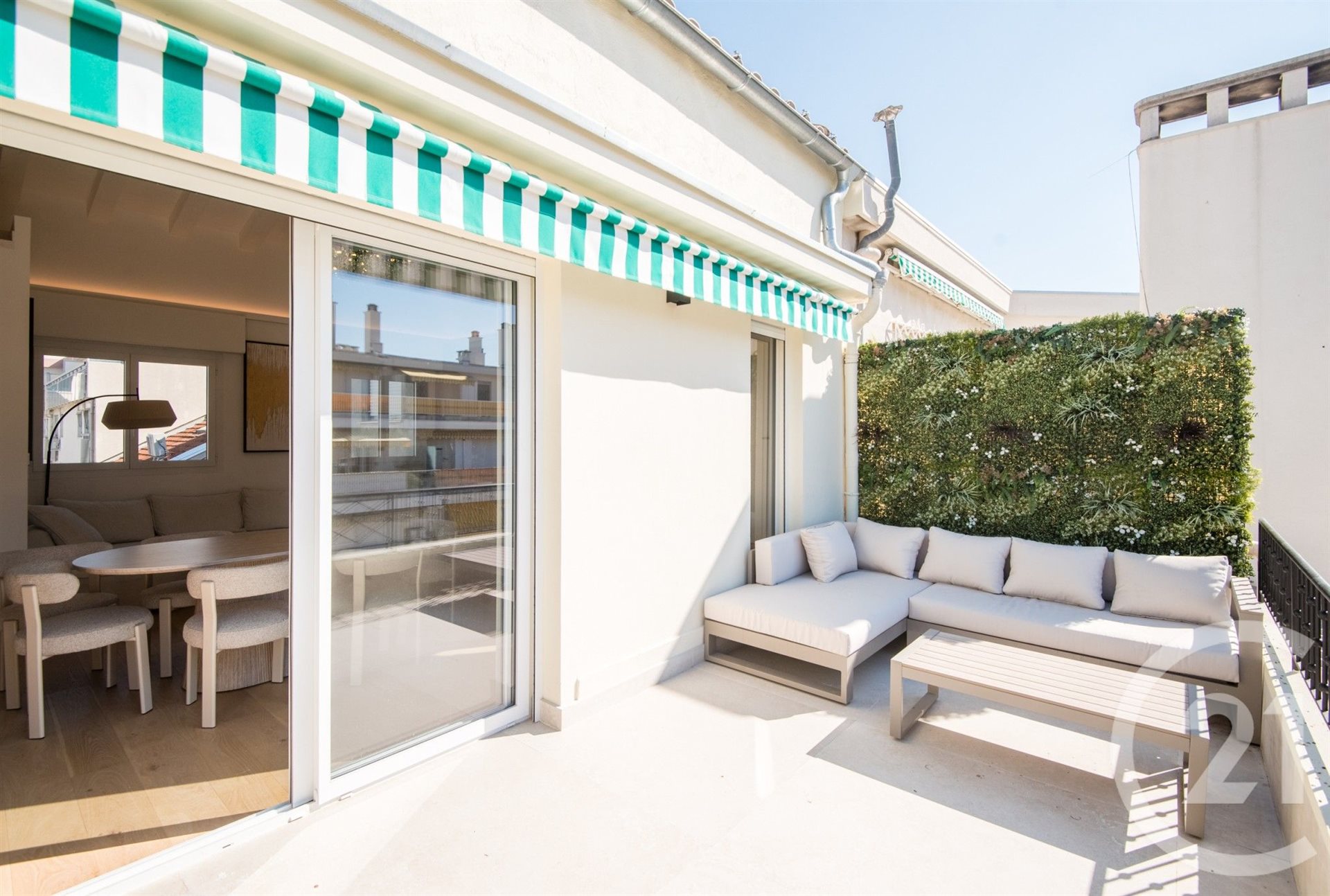 Purchase: Apartment (06000) - Vue 3