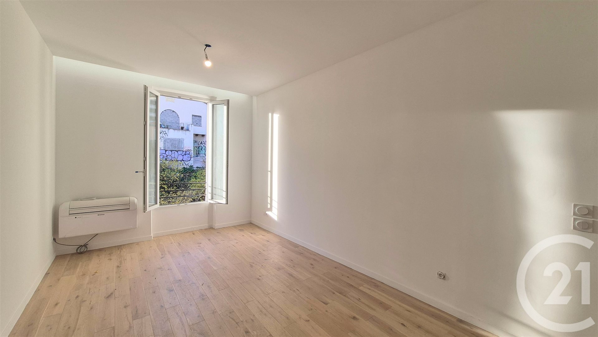 Purchase: Apartment (06000) - Widok 2