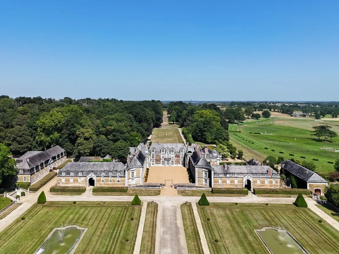 Dom, 2500 m², działka 2500 m²