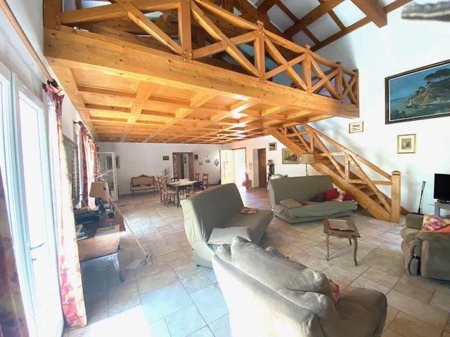 Maison à vendre, 267m², Solliès-Pont
