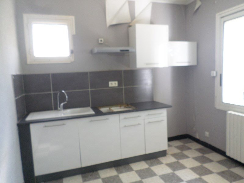 Maison à louer, 79m², Plaissan