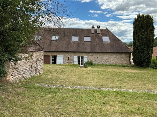 Maison 10 pièces 220 m² · à Saint-Gengoux-le-National · 220 m² · 314 000 €