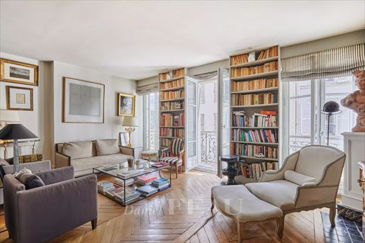 2 pièces 61 m² · à Paris 7ème · 61 m² · 1 050 000 €