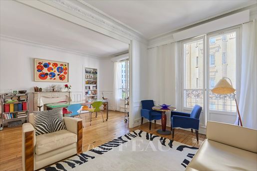 3 pièces 68 m² · à Paris 15ème · 68 m² · 745 000 €