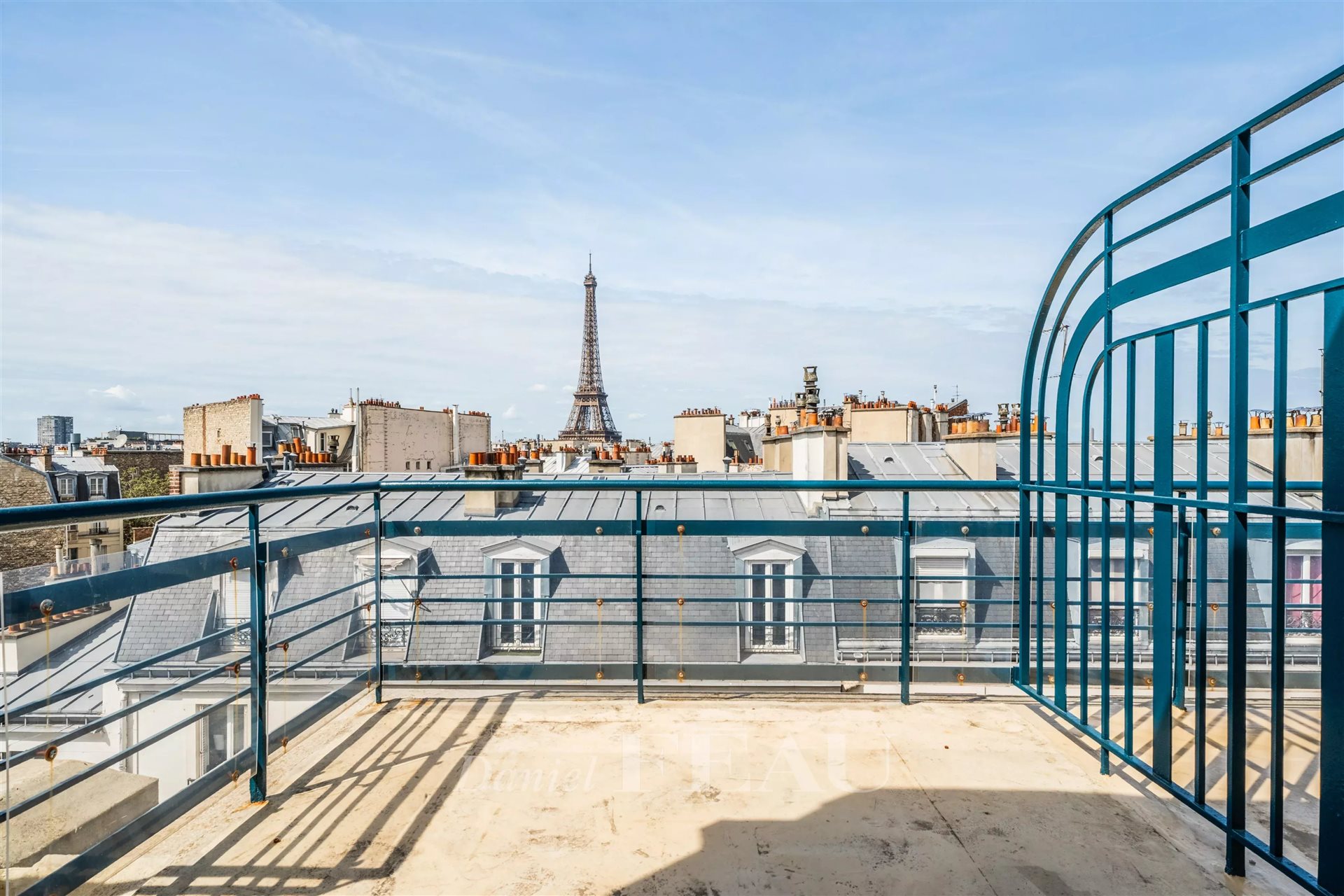 Paris 7th District – An ideal pied a terre commanding an exceptional view - Vue 2