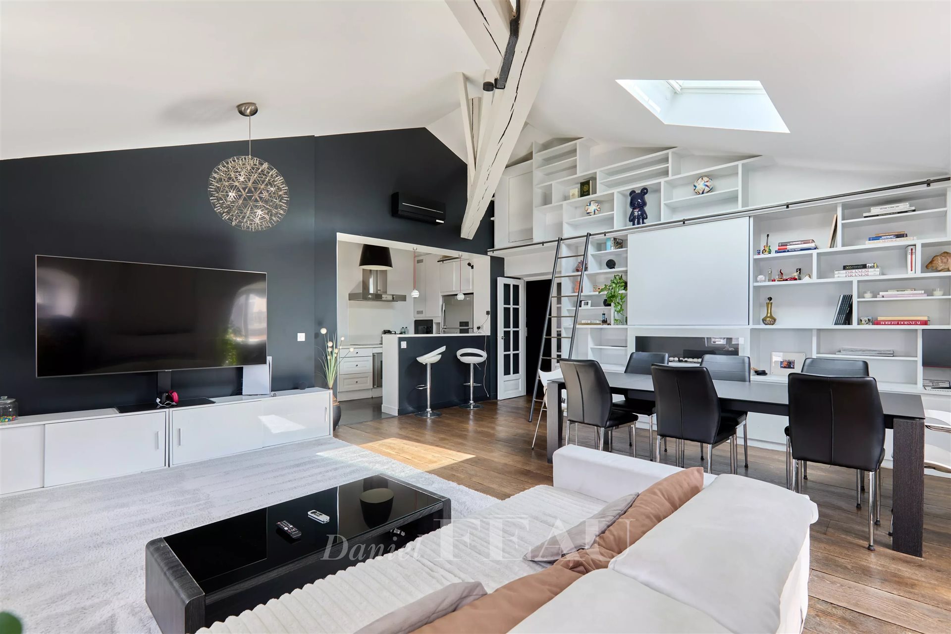 Apartment in Paris, Quartier de l'Europe - View 4