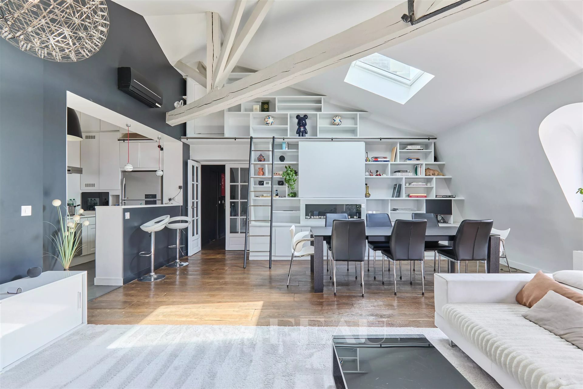 Apartment in Paris, Quartier de l'Europe - View 5