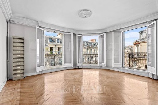 Appartement 4 pièces 145 m² · à Paris 8ème · 145 m² · 2 850 000 €