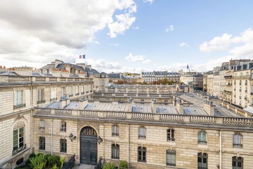 Appartement 4 pièces 135 m² · à Paris 8ème · 135 m² · 4 950 000 €