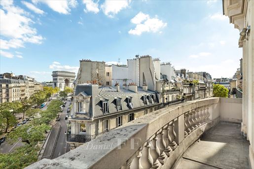 7 pièces 256 m² · à Paris 17ème · 256 m² · 4 490 000 €