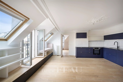 4 pièces 102 m² · à Paris 10ème · 102 m² · 1 390 000 €