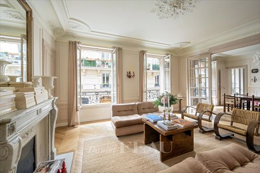 Appartement 5 pièces 119 m² · à Paris 9ème · 119 m² · 1 645 000 €