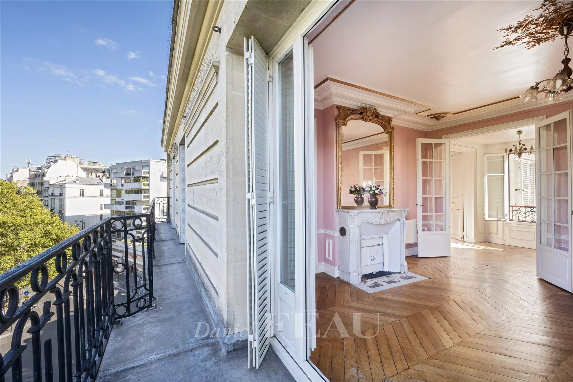 Paris 9th District – An ideal family apartment