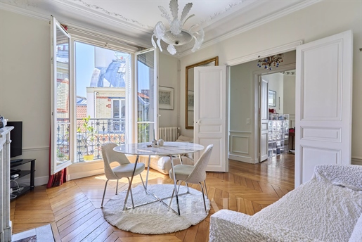 3 pièces 66 m² · à Paris 10ème · 66 m² · 935 000 €
