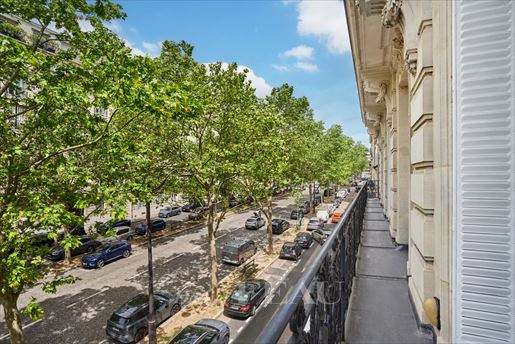 6 pièces 207 m² · à Paris 16ème · 207 m² · 4 190 000 €