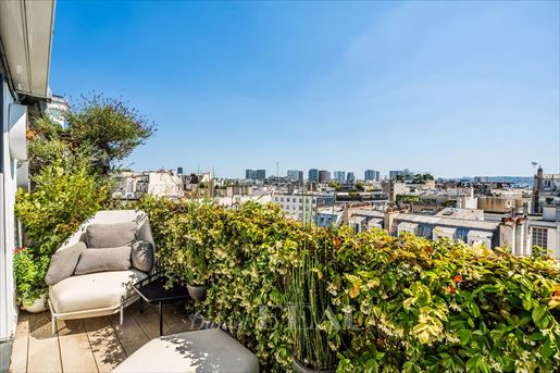 5 pièces 136 m² · à Paris 16ème · 136 m² · 2 890 000 €