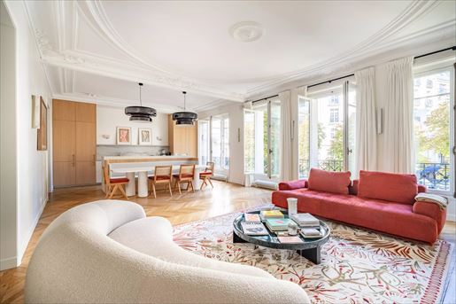 6 pièces 185 m² · à Paris 16ème · 185 m² · 2 850 000 €