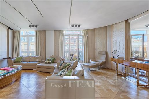 Appartement 7 pièces 228 m² · à Paris 16ème · 228 m² · 3 255 000 €