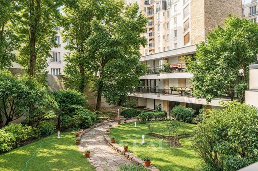 Appartement 5 pièces 107 m² · à Paris 16ème · 107 m² · 1 150 000 €