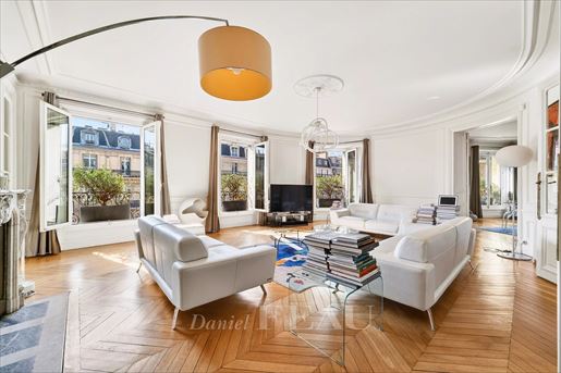 Appartement 7 pièces 264 m² · à Paris 8ème · 264 m² · 3 250 000 €