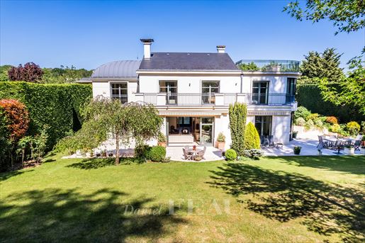Maison 10 pièces 380 m² · à Ville-d'Avray · 380 m² · 3 400 000 €