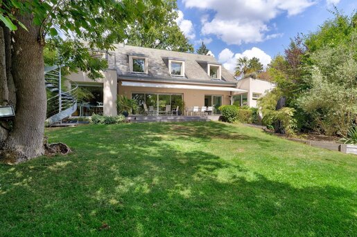 Maison 8 pièces 240 m² · à Garches · 240 m² · 2 490 000 €